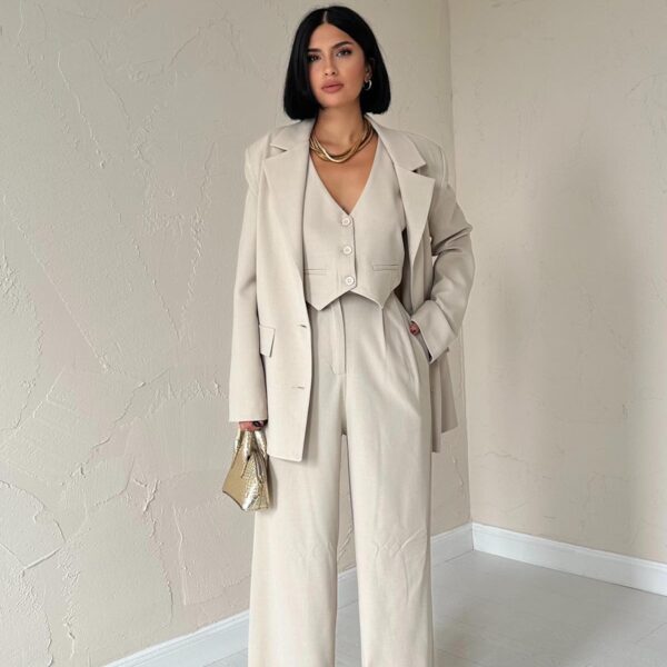Costume beige/gris/noir (veste + gilet + pantalon)